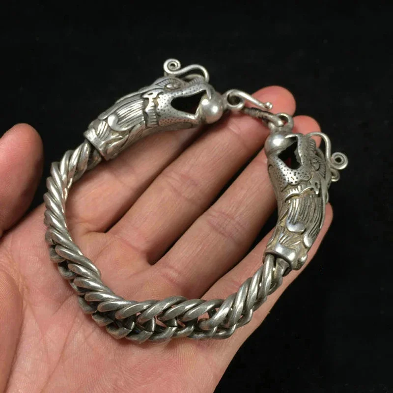 Exquisite Chinese Rare Collectible Tibetan Silver Handwork Dragon Amulet Auspicious Bracelet Statue