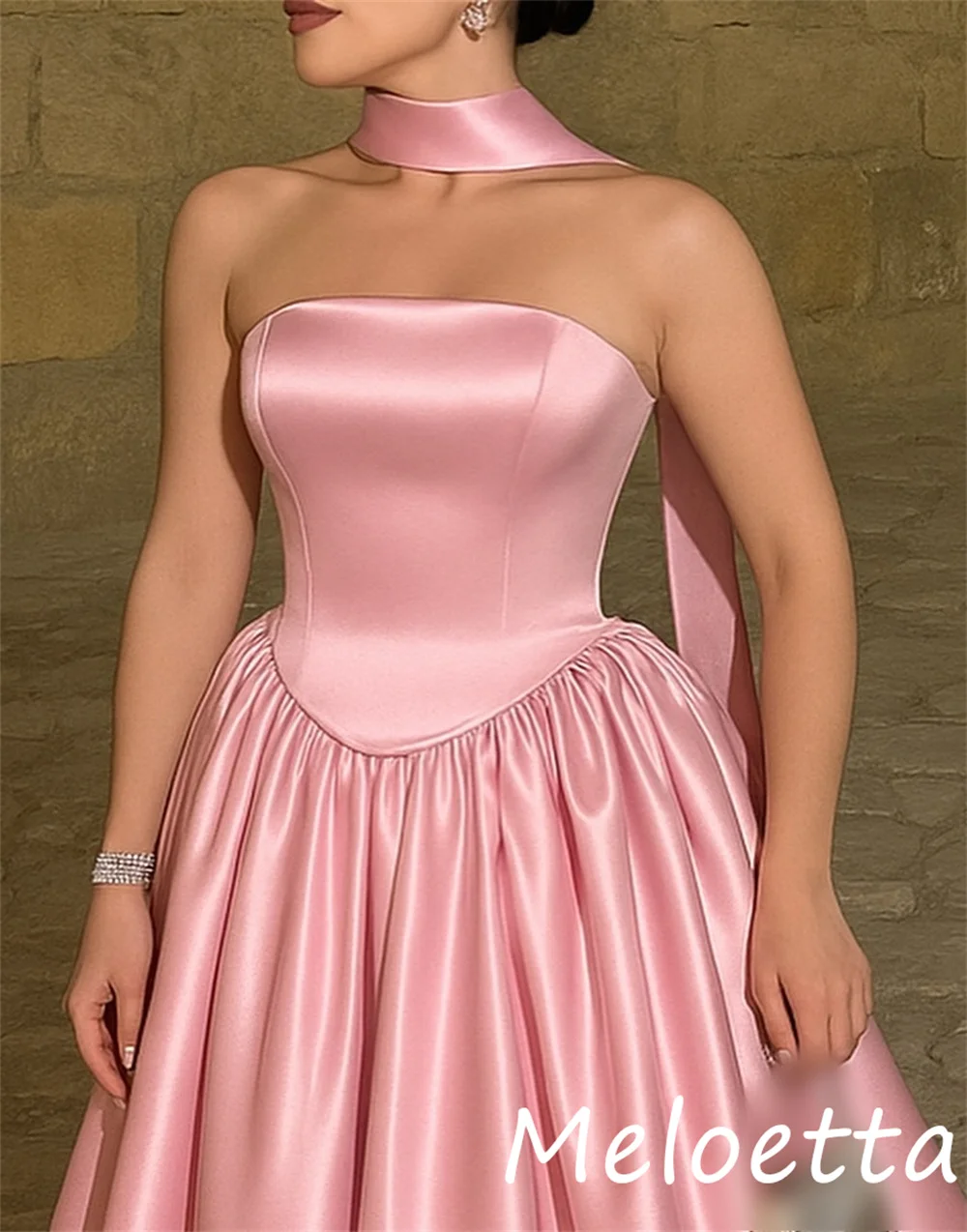 Personalizado de alta calidad Charmeuse plisado A-line vestidos largos sin tirantes ocasión a medida moda Simple