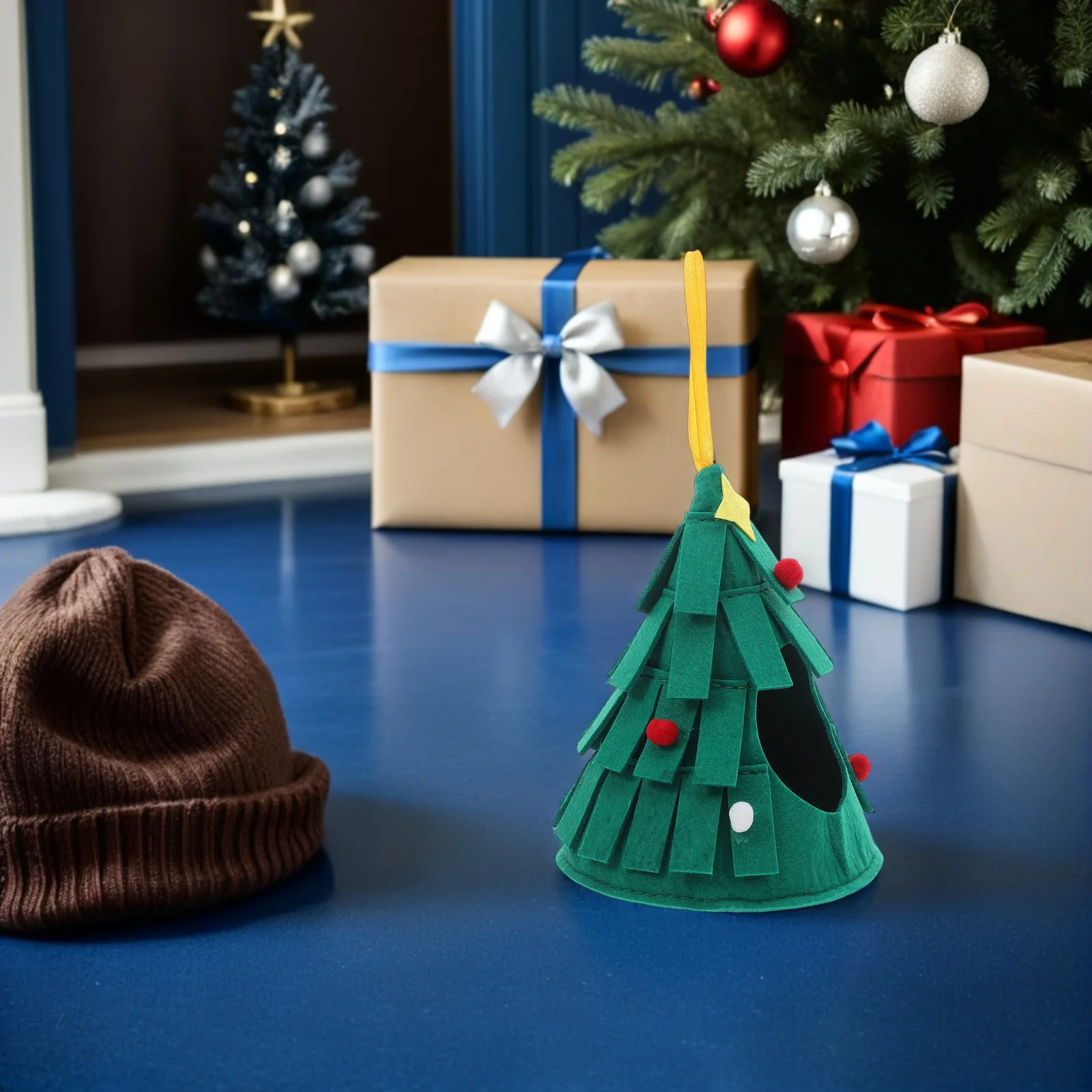 

Christmas Tree Bird Hanging Nest Felt Parrot Sleeping Cage Hideaway Small Pet Shelter Xmas Parrot Bed for Cage