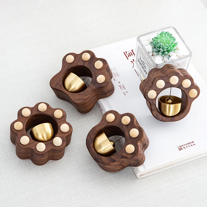 Walnut Wooden Wind Chime Magnetic Home Reminder Wind Chime Cartoon Cat Claw Doorbell Copper Bell