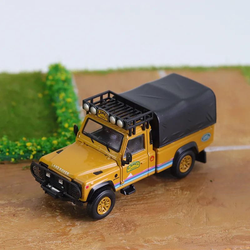 

Master 1:64 LandRover Defender Pickup Convertible Diecast Model Car