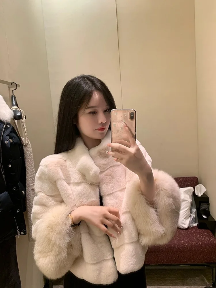 معاطف ديكور من الفرو الصناعي للسيدات مبطنة يدويًا زي الأم بساطتها جيوب متعددة طيات Inverno غير رسمية مبطنة من الجانب