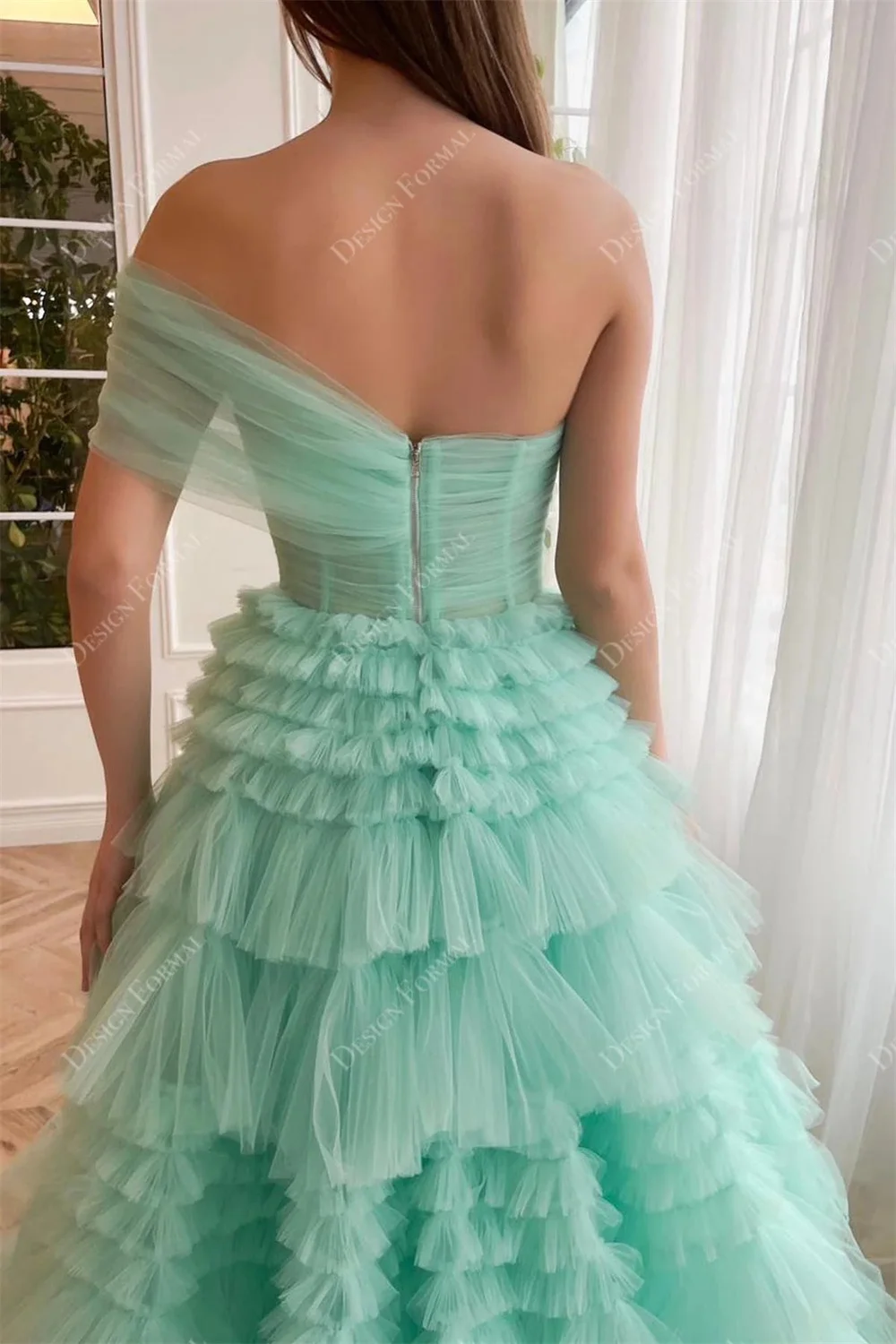 Tokyo Customized Green One Shoulder Wedding Dresses Sleeveless Back Zip Bridal Gowns 2025 Cascading Ruffle A-Line Wedding Gowns