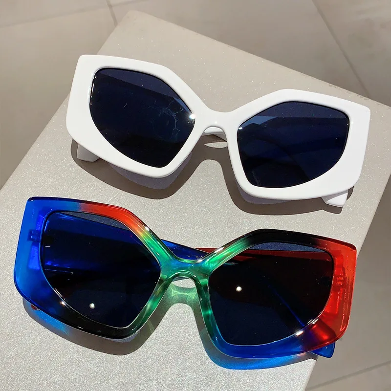 Women's Trendy Polygonal Fashion Sunglasses with Black Plastic Frames & Graduated Lenses - Stylish UV400 Protection Sunglasses