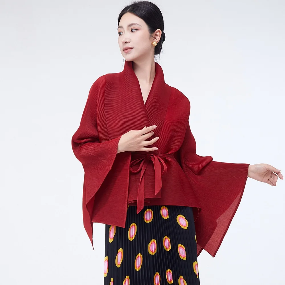 

New style pleated coat, loose-fitting lapel, tie-front, irregular high-quality versatile cardigan/shawl, export quality.
