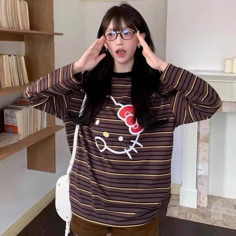 

Женская футболка Sanrio Hello Kitty, хлопковая, с длинными рукавами, на осень, свободного кроя, в полоску, модная, коричневого цвета, новый корейский стиль