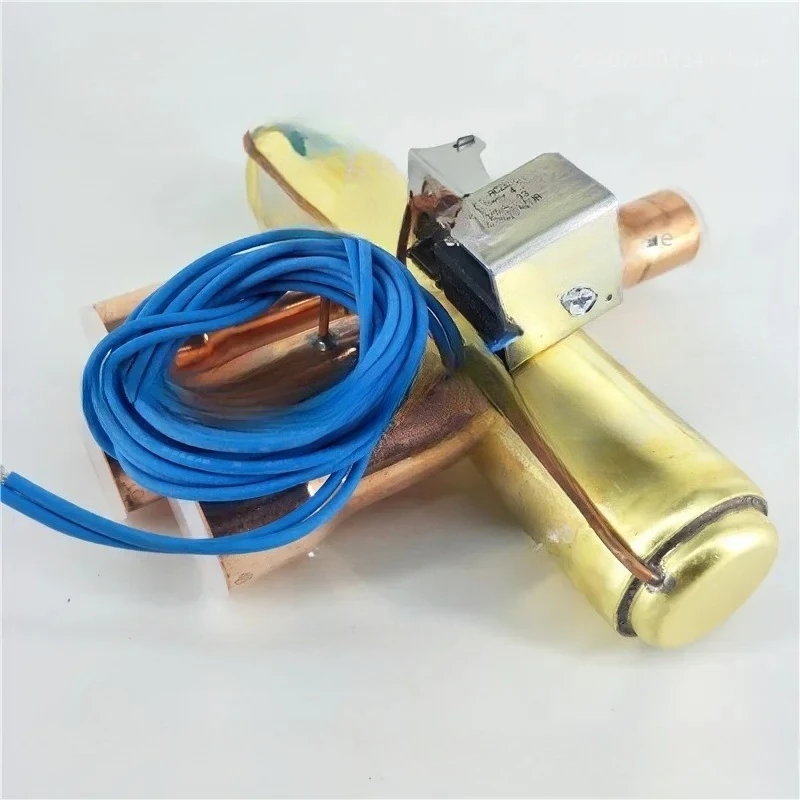 Four way directional valveSHF-35B  heat pump air source cold and hot switching four-way directional valve coil 12 hp