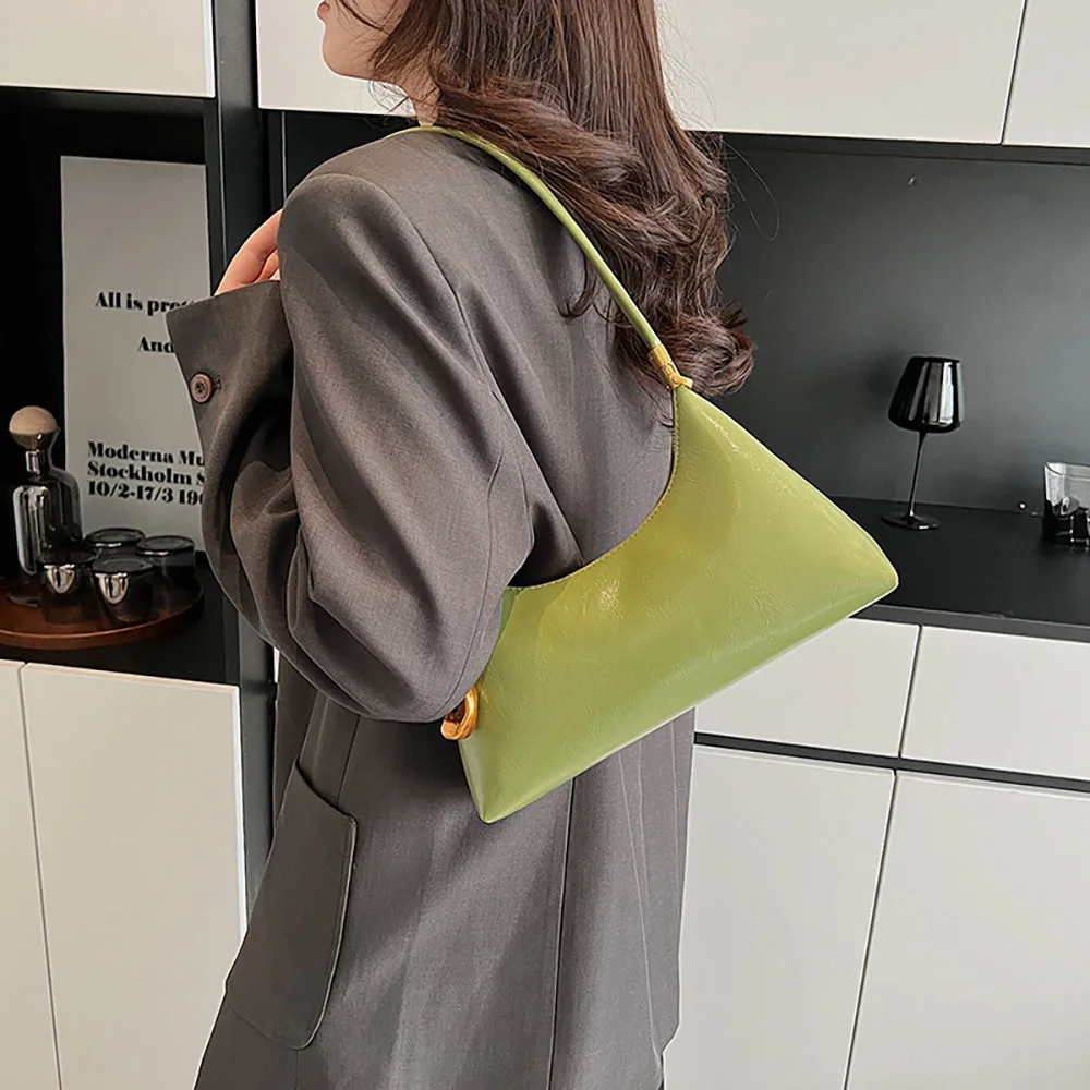 

Summer Women Green Underarm Bag Retro Oil Wax Leather Crescent Shoulder Bags Luxury Designer Lady Commuting Handbag for Wallet