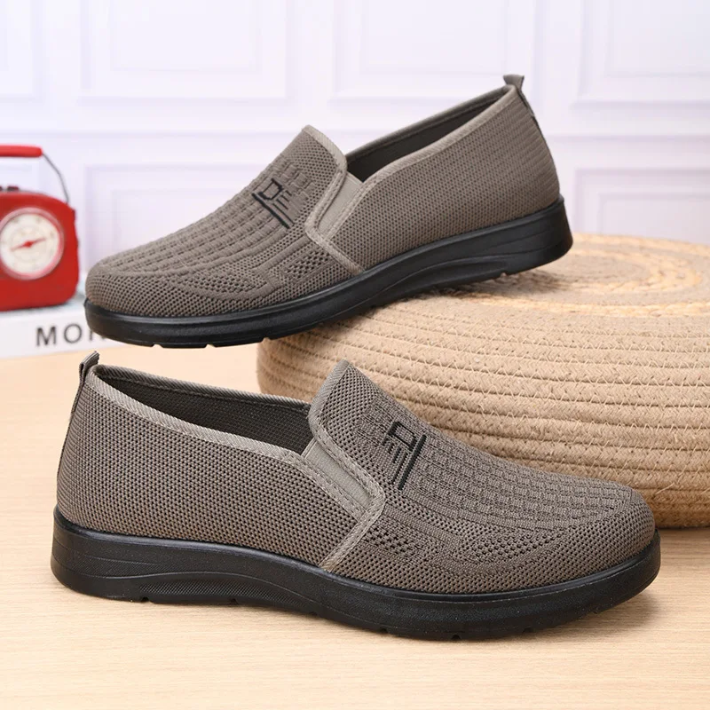 2026 summer New Casual man Shoes Soft sole Breathable Cloth Shoes for man Mesh Lightweight Non slip Single Shoes Men's sneakers