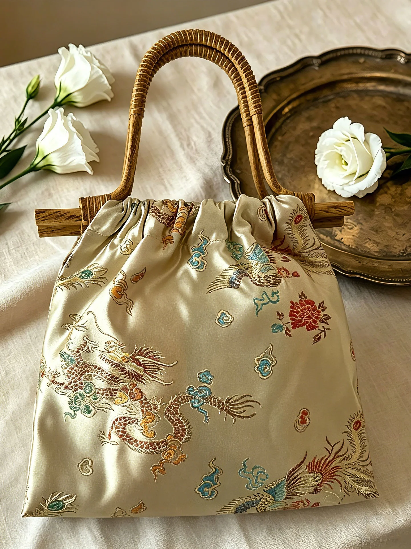 新しい中国風の刺繍ハンドバッグ女性のユニークなデザイン竹節チャイナバッグソフトキャンバス素材磁気バックル