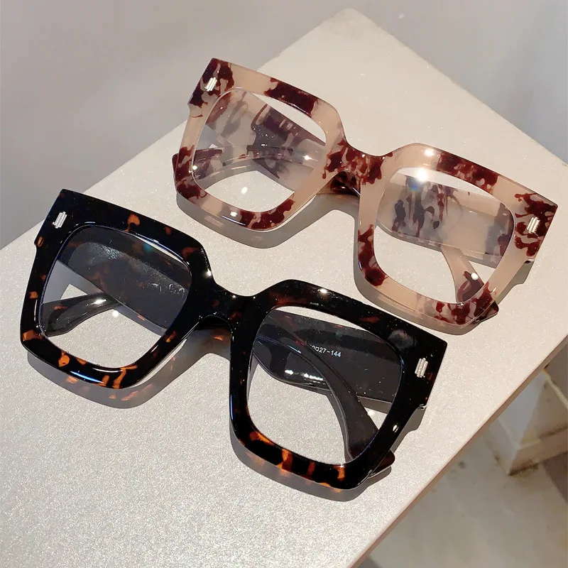 

Fashionable Large Frame Square Glasses with Rice Nail Anti Blue Light Glasses Frame, Personalized Trendy Decorative Glasses