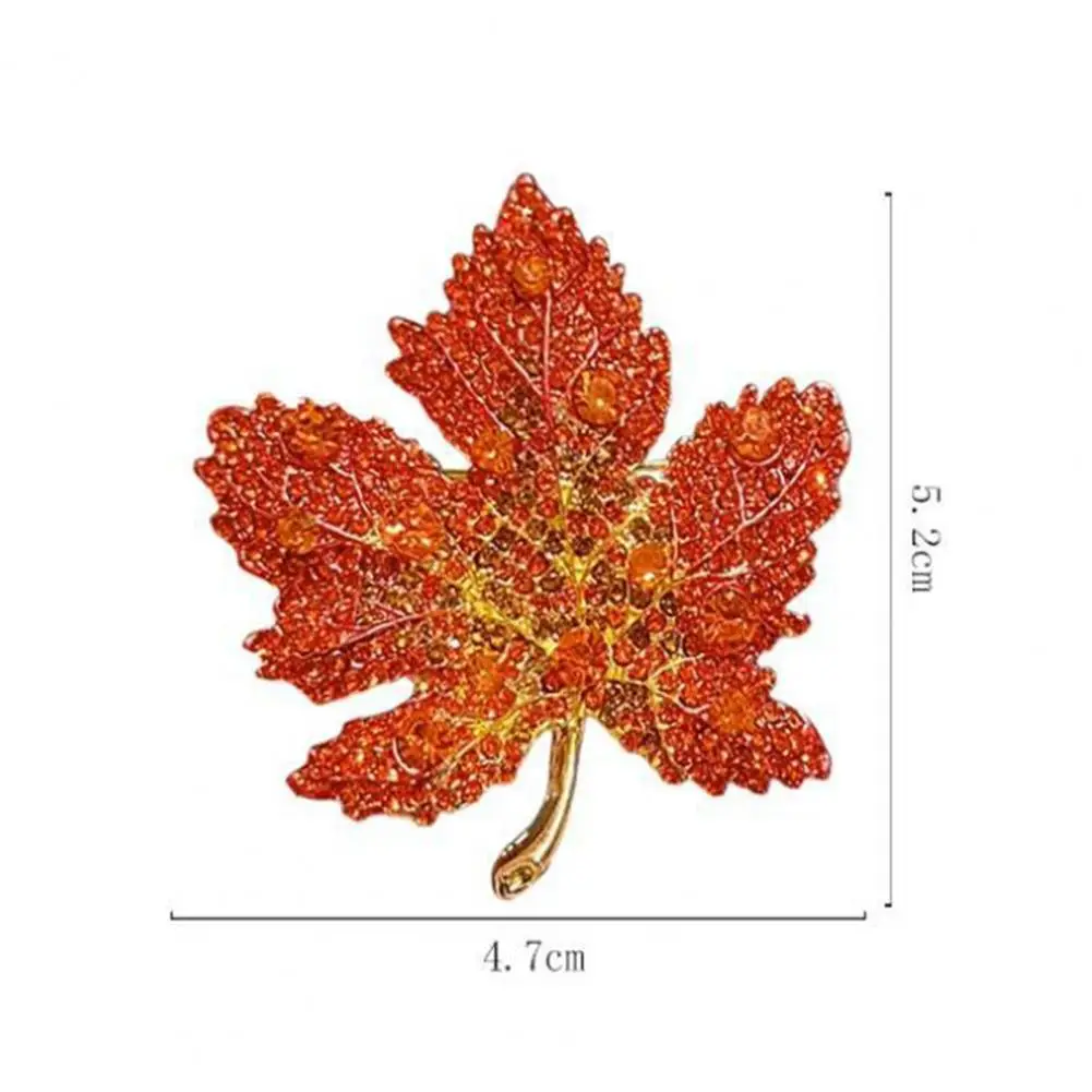 Exquisite Red Maple Leaf Brooches For Women Shiny Rhinestone Plant Pin Corsage Female Party Sweater Coat Jewelry Accessories