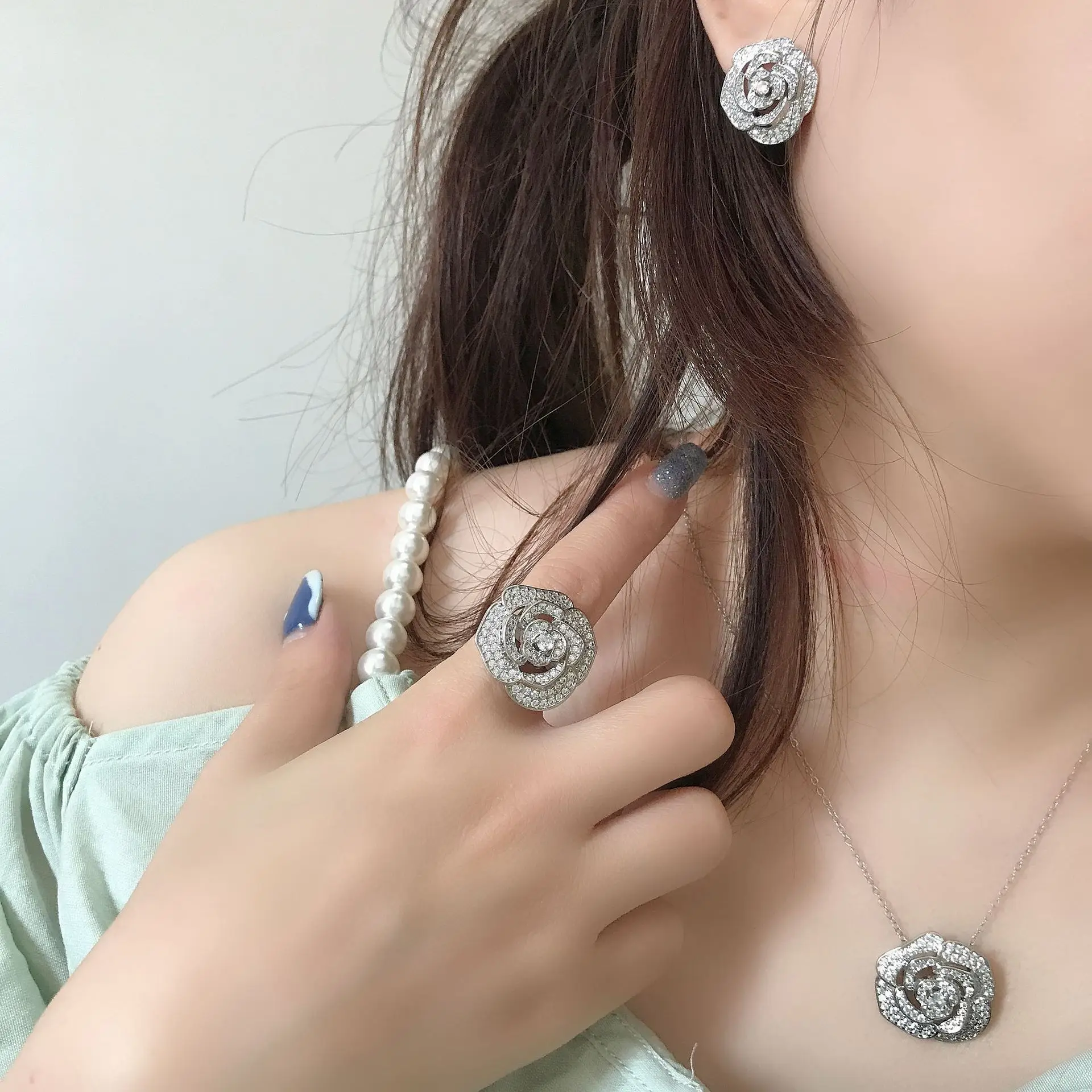Y&Y Bright luxury niche three piece set camellia full of zircon ring temperament girl earrings