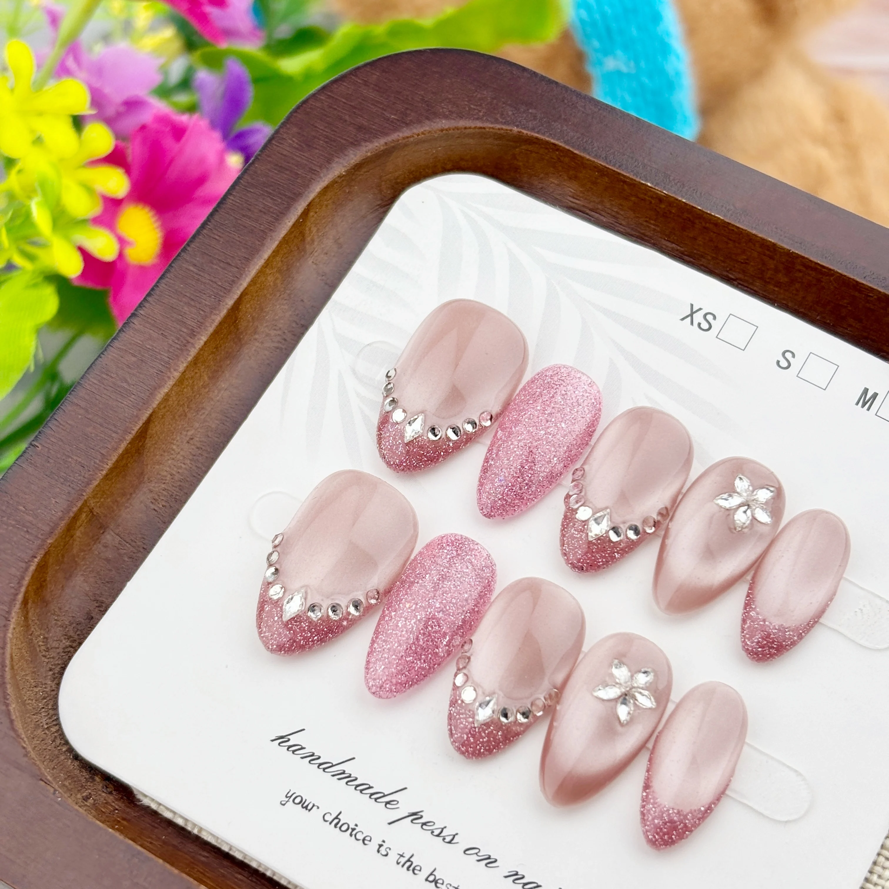 10 Pieces of Pure Handmade Almond-Shaped French-Style Wearable Nails, Nude Pink with Sparkling Rhinestones and Small Flower Designs, Gentle and Elegant Style, Reusable, Suitable for Daily Commuting, Weddings, and Dates