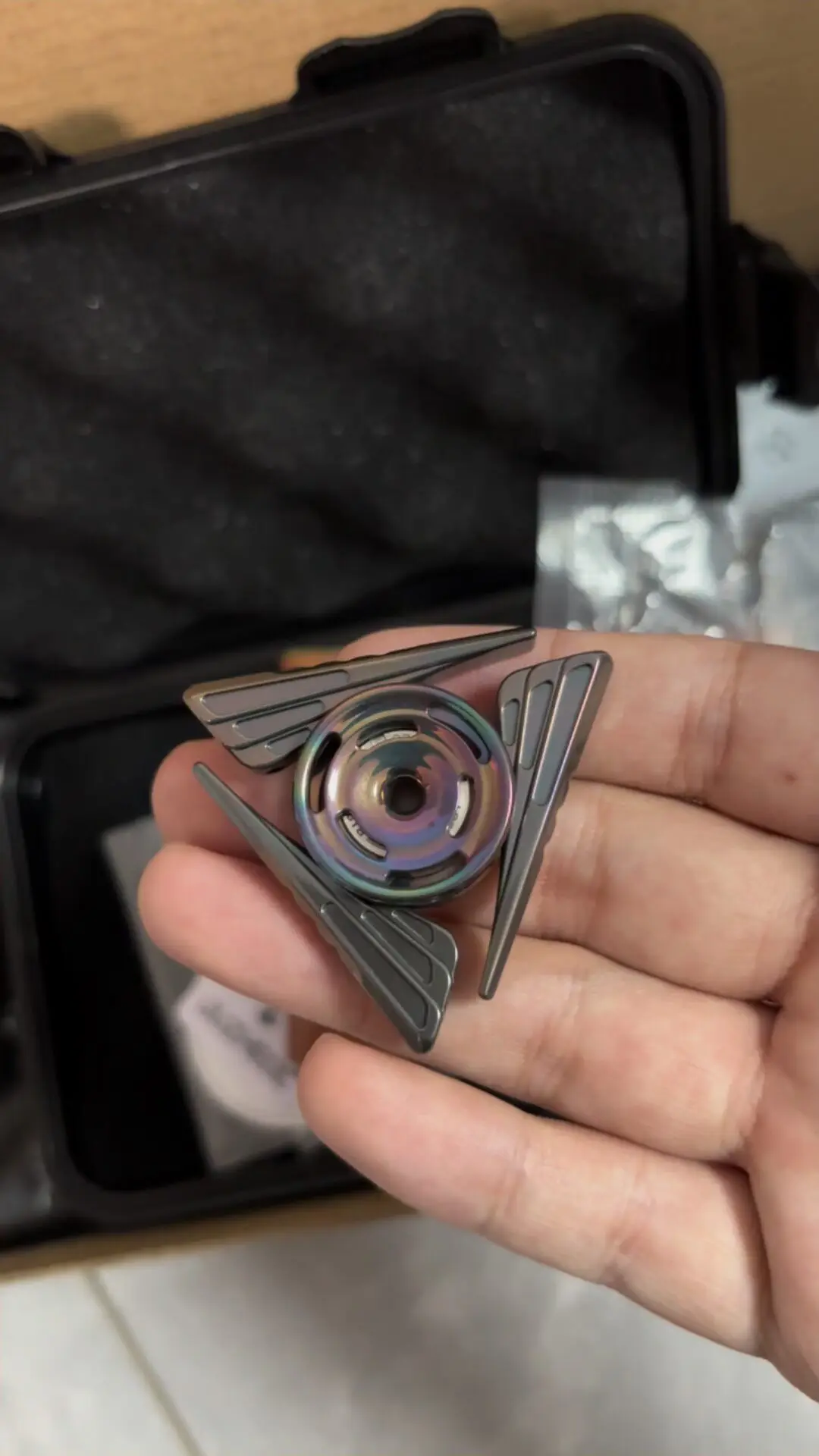 Used EDC Matrix Edc Feather, Zirconium Alloy Dark Color, Fingertip Gyro Edc Decompression Tide Play