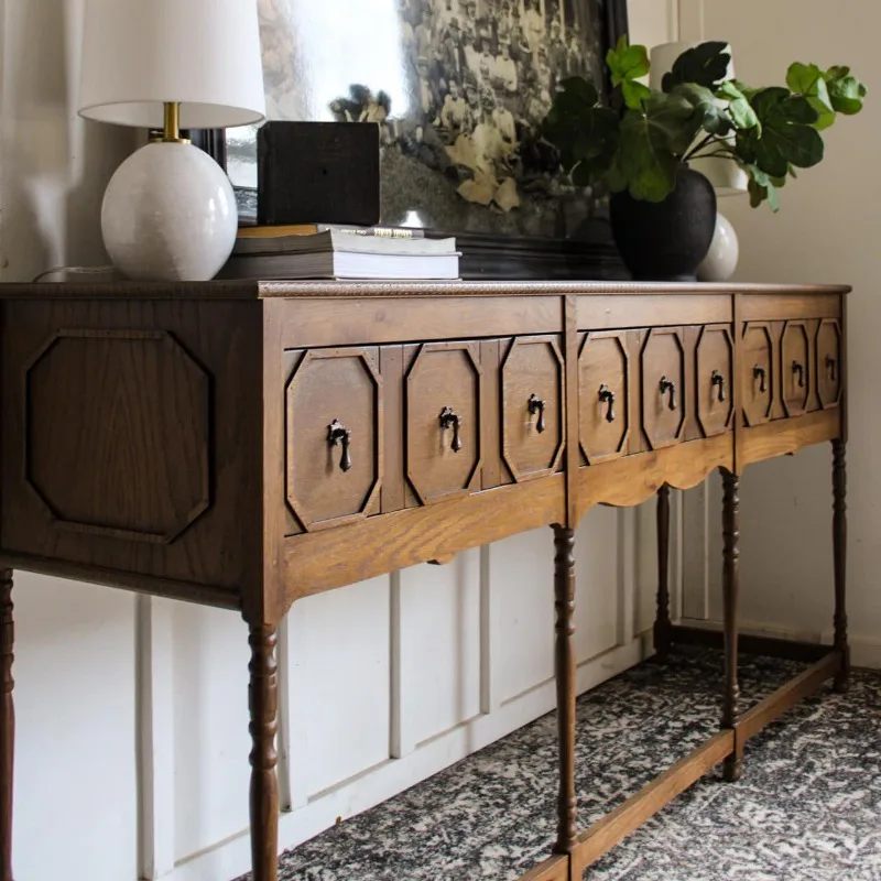 French vintage console tableLog style console against the wallMedian style locker American foyer decoration table