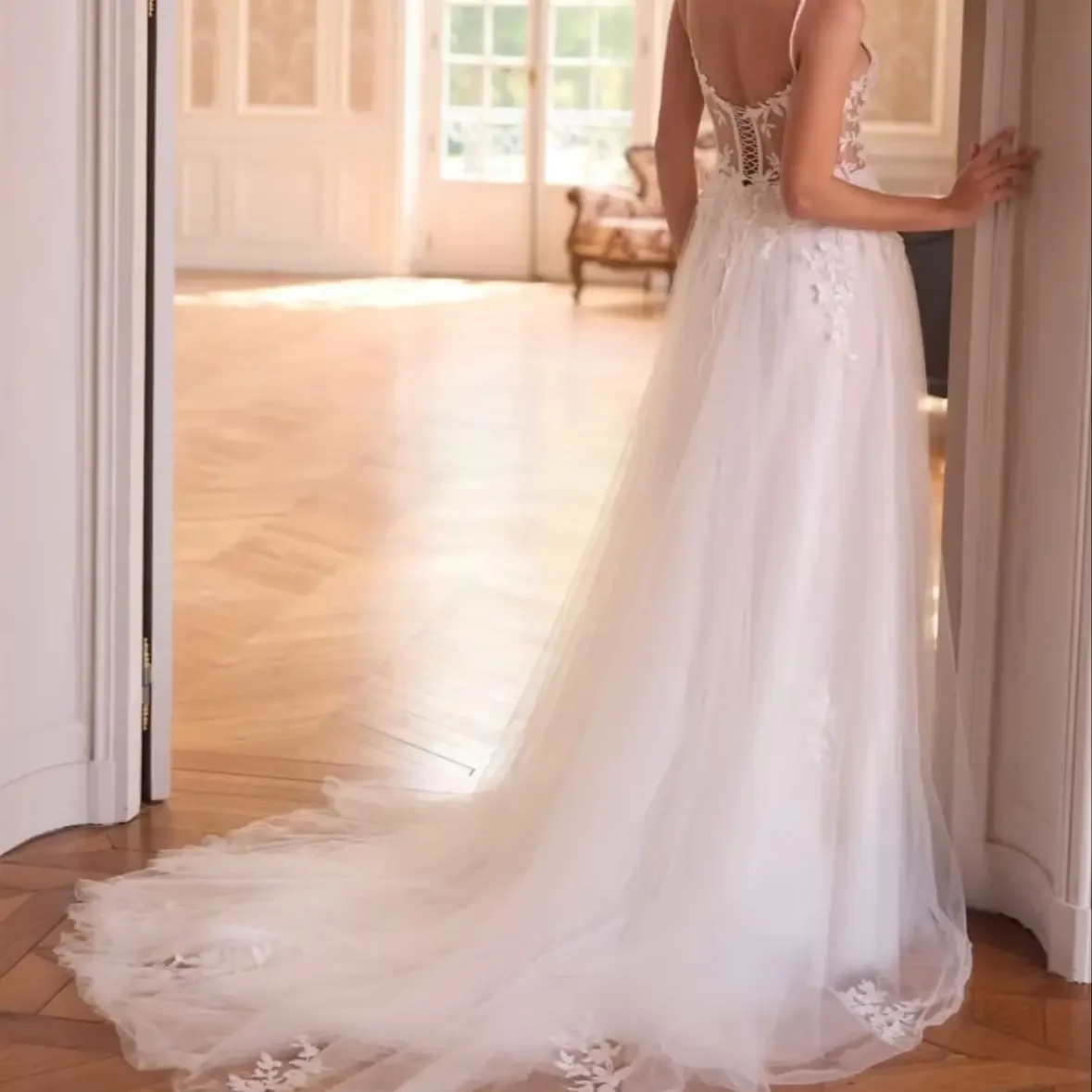 Customized Elegant Prom Dresses Sweep Train Evening Dress For Woman Spaghetti Straps Lace Applique Wedding Dresses Personalized