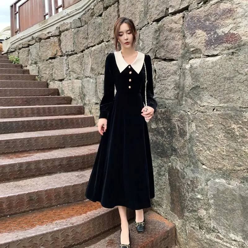 

Hepburn Style Golden Velvet Dress For Women's 2023 Autumn/winter New French Slimming Long Sleeved Contrasting Color Dress