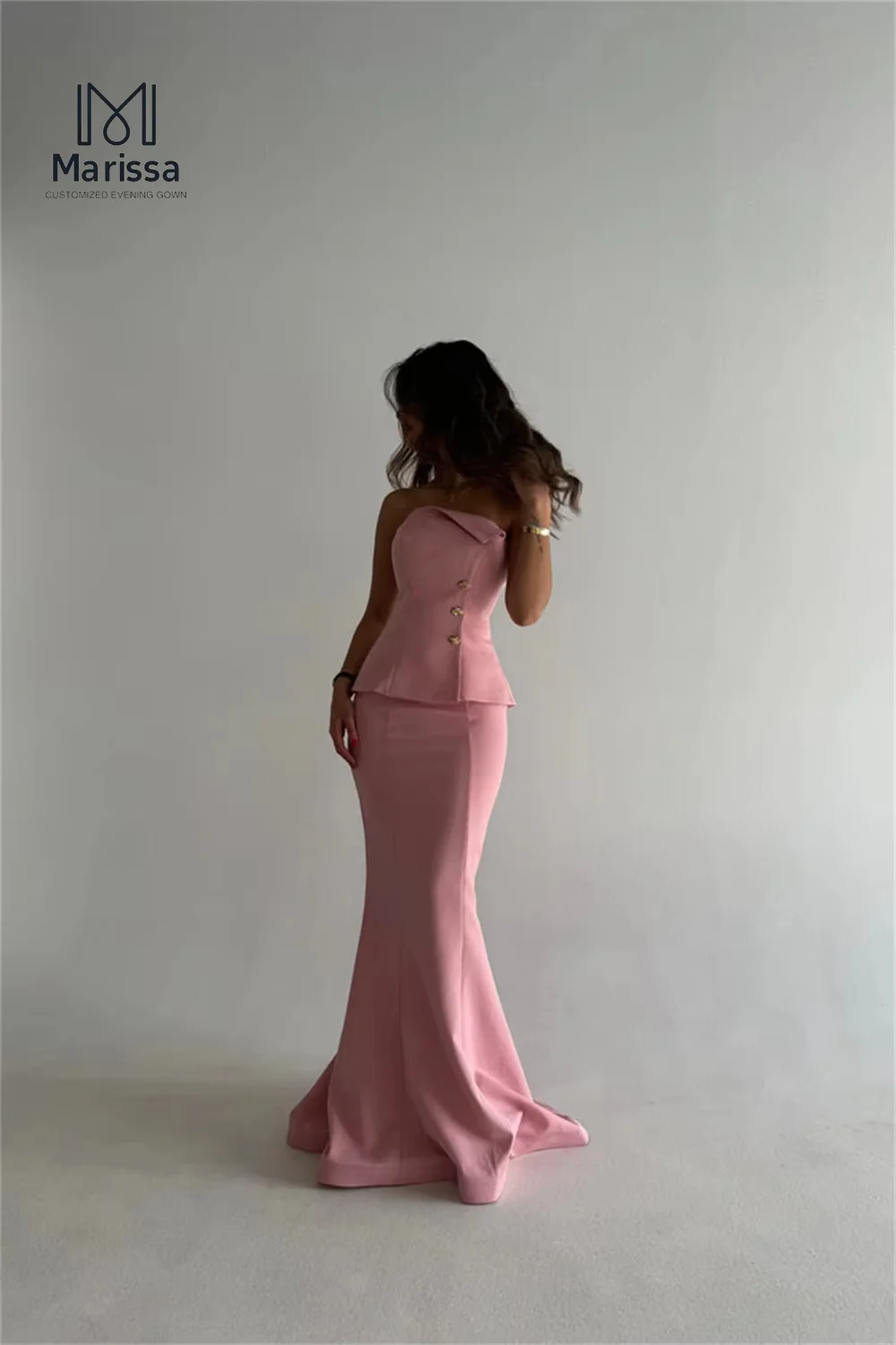 فستان سهرة أنيق طويل بذيل السمكة من ماريسا فساتين سهرة أنيقة وردية اللون للنساء فستان حفلة موسيقية فاخر 2025 مصنوع حسب الطلب