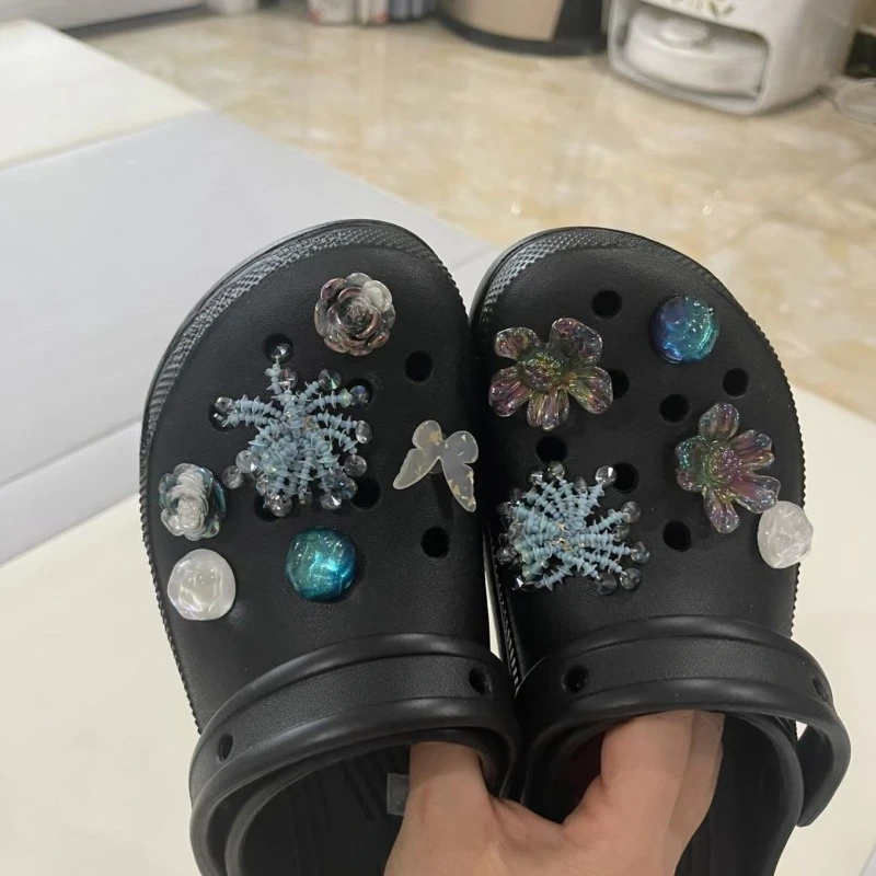 

Fashion Vintage Shoe Charms for Sandals Quality Luxury Flowers Sandals Accessories Elegant Butterfly Crystal Clogs Decorations
