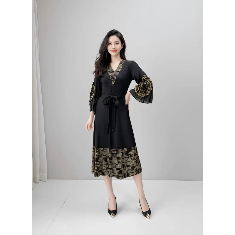 مياكي الطيات 2025 خريف جديد الخامس الرقبة مطرز فساتين مقياس السمك الطيات أنيقة التعادل الخصر مطاطا فستان طويل أضعاف المناسبات الرسمية