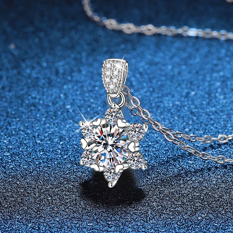 Moissanite New Snowflake Hexagram Pendant Light Luxury Necklace 1 Carat Moissanite Platinum PT950 Mark