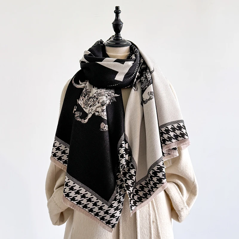 2025, Luxusmarke Damen-Winterschal aus Kaschmir – Pashmina-Schal mit Leopardenmuster und Quasten, Wickeltuch, Bandana und Poncho – Detail 4