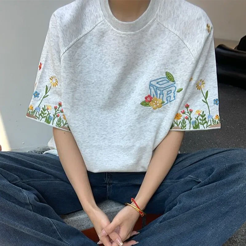 

Fashion Ladies Cotton t Shirt korean Women T-Shirts Short Sleeved Casual oversized flower embroidery Women's Tees white y2k Tops