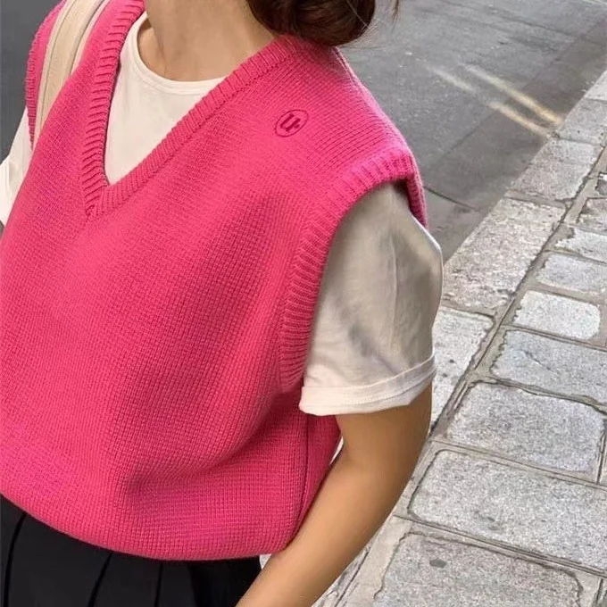 

H Mode Свободная вышивка букв V-Ne однотонный вязаный жилет безрукавка женская мода осень Новое поступление