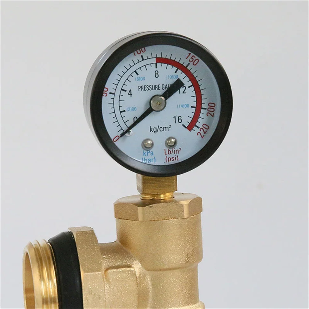 Lock the manual drain of the end of the water distributor with a pressure gauge brass tee tail piece