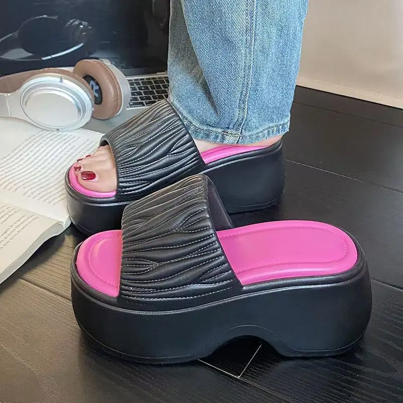 

Толстые тапочки из ЭВА, новинка 2024, летние женские тапочки, домашние сандалии на платформе, модная верхняя одежда, нескользящие женские тапочки на возвышении