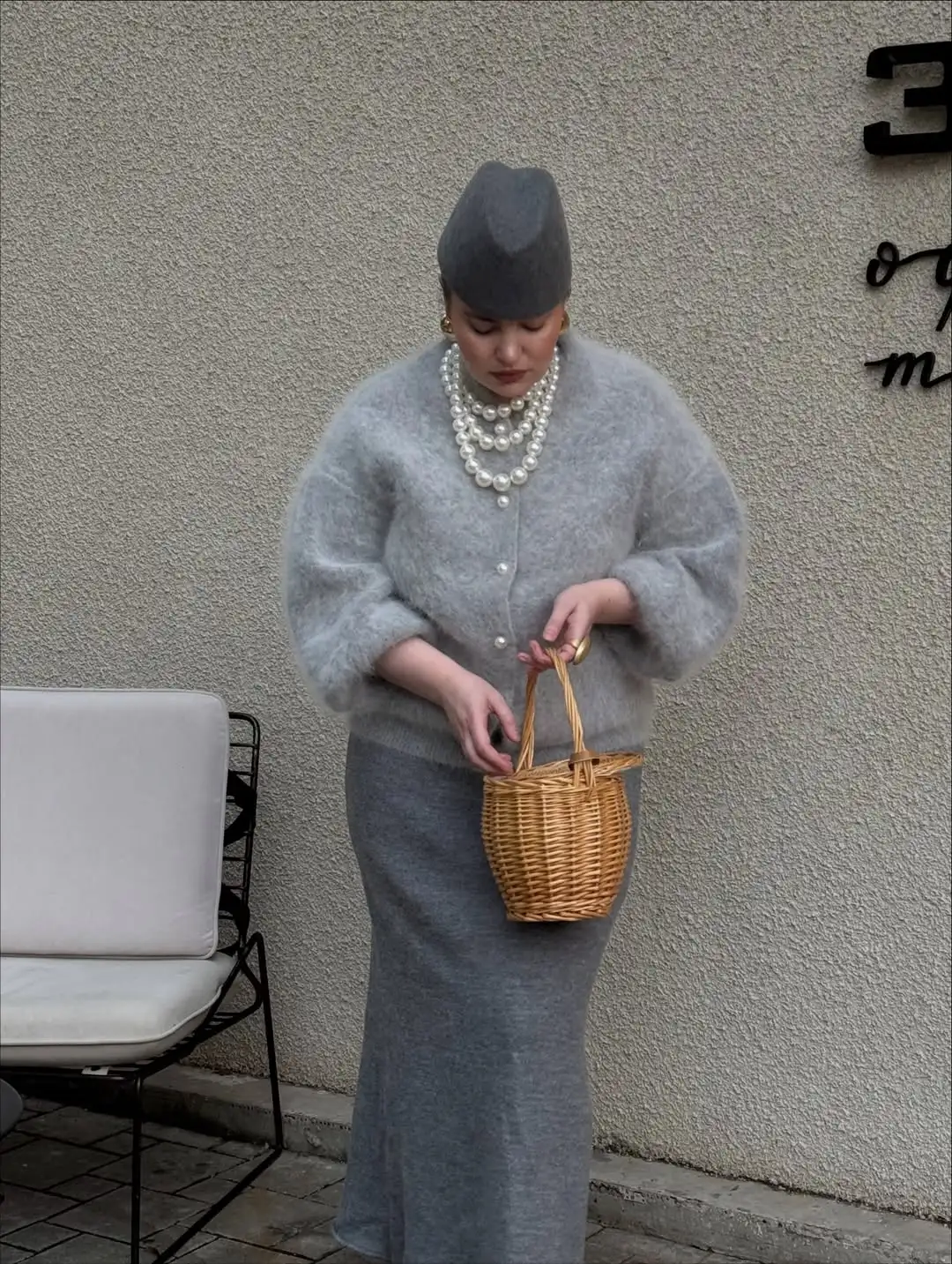 سترة نسائية رمادية أنيقة بأزرار من اللؤلؤ محبوكة سترة قصيرة غير رسمية برقبة دائرية وأكمام طويلة سترة فضفاضة 2026 سترات نسائية جديدة للتنقل #2