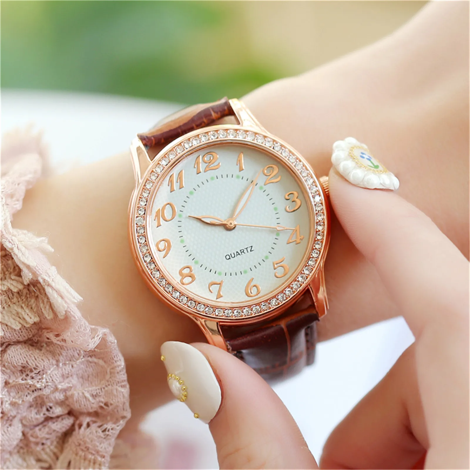 Fashion Leather Strap Belt Watch For Women Ladies Luxury Diamond Quartz Watch Digital Vintage Casual Relogio Feminino Gifts