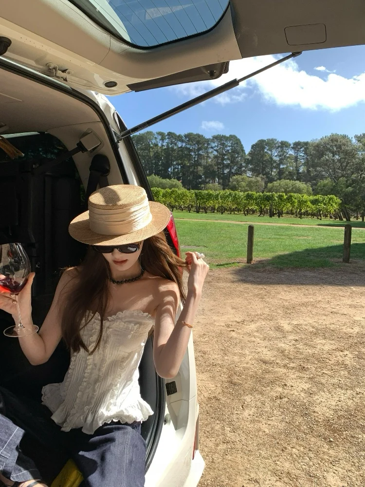 

Бесплатная доставка: Белая кружевная майка Aaaaxbbb с кружевной отделкой, приталенный крой, летний жилет для повседневной носки, прямой крой, цельная модель, стандартный размер.