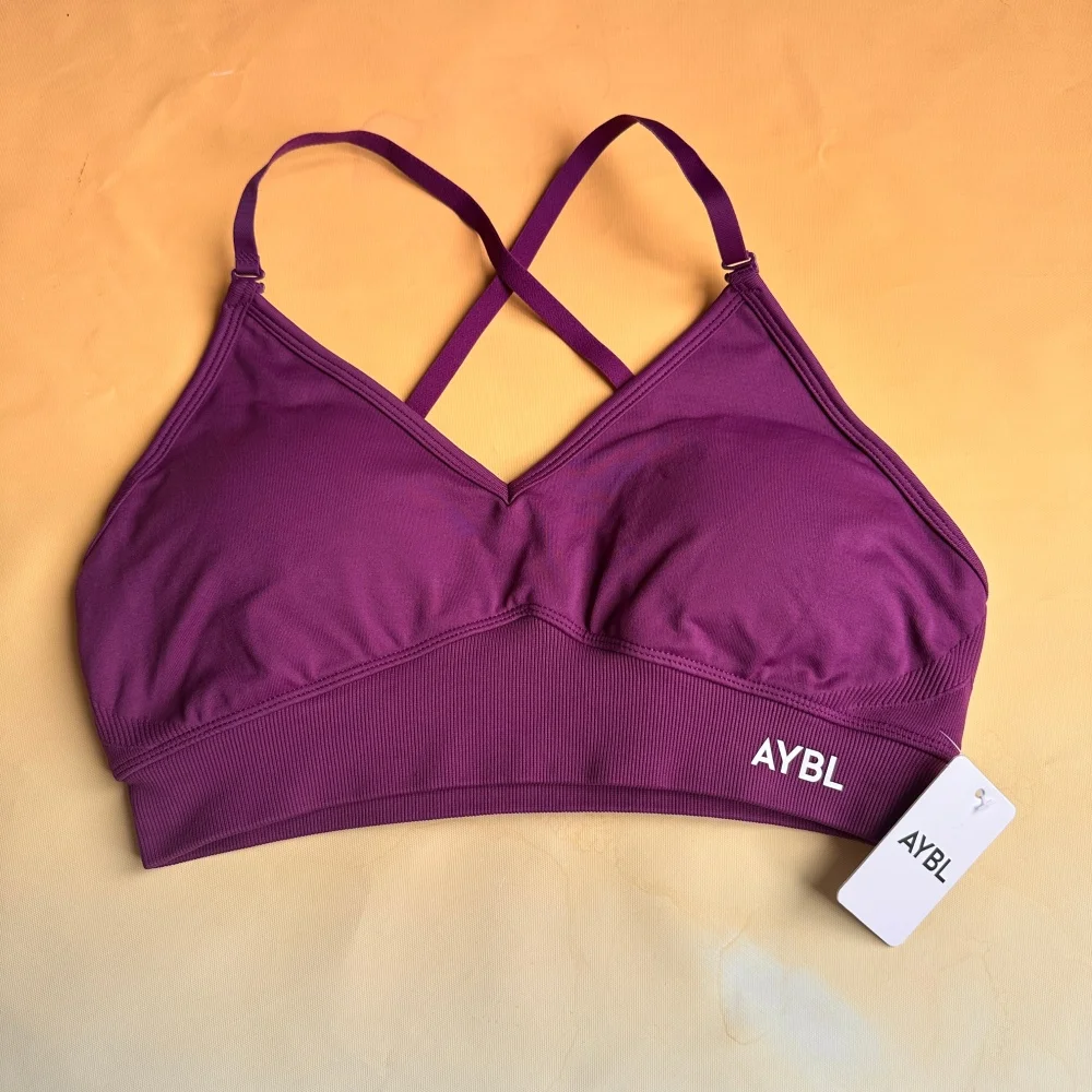 Sport-Yoga-Bekleidung für Damen: Nahtloser und atmungsaktiver Yoga-BH, unsichtbare und eng anliegende Hose, hautfreundlich und hochelastisch. – Detail 6