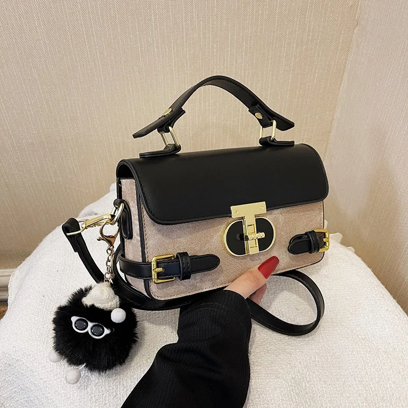 

Fashion Ladies Shoulder Bag Girls Niche Crossbody Small Square Bag Hundred Girls Handbag Tassel Pendant Decoration PU Material