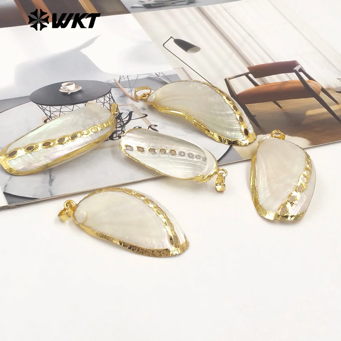 WT-JP392 High Quality New Zeland White Shell Pendant With 18k Real Gold Plated For Women Precious Gifts