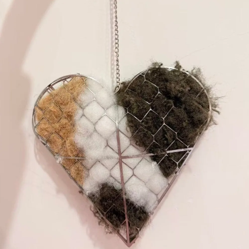 

Handmade Alpaca Fiber Bird Nesting Heart Heart Shape Cotton Wool Birds Nests Material Holder Hanging Weather-Resistant