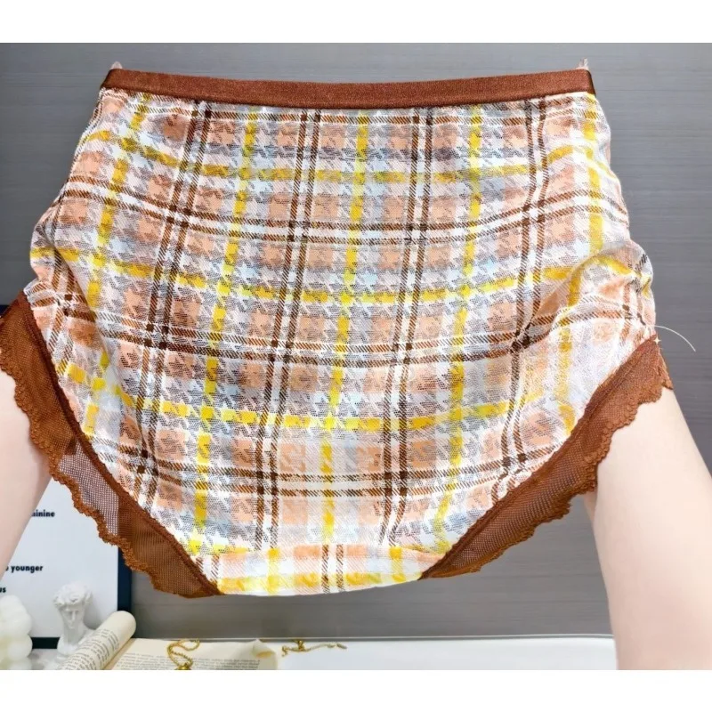 The New High-end Women's Underpants Perforated Checkered Patterns Popular Instagram Pure Sensual Lace Triangle Pants Breathable