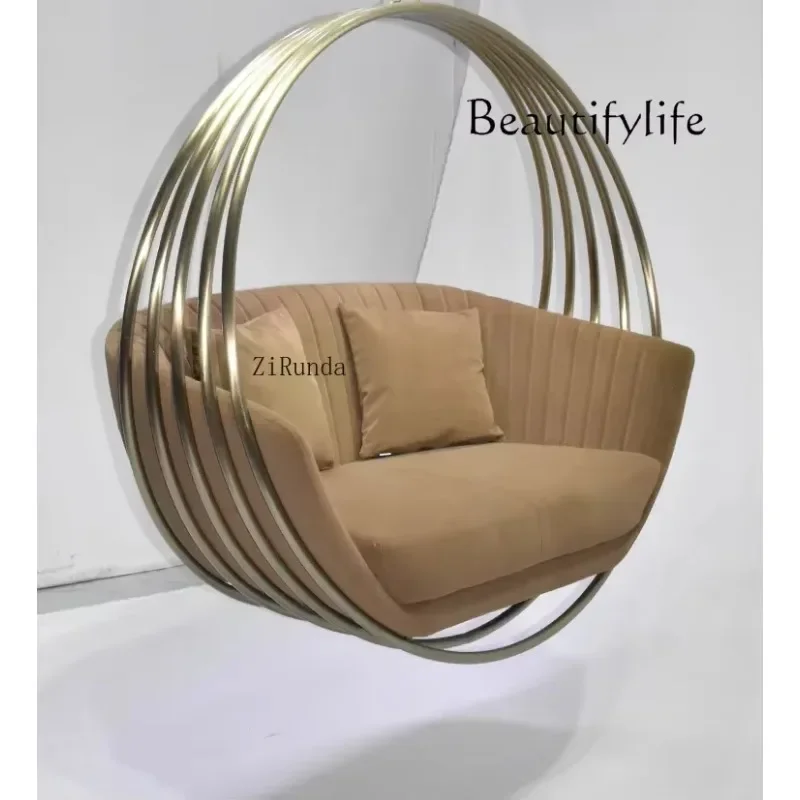 Pd BJ Moderne eenvoudige woonkamer enkele bank hangende mand stoel binnenplaats schommel hangstoel