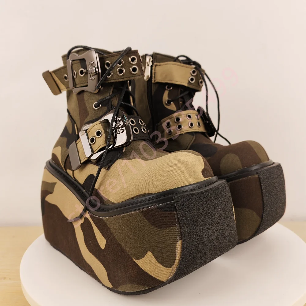 Tank-Gürtelschnalle, kurze Tarn-Stiefel, 2025, neue runde Street-Style-Schnürstiefel mit Keilabsatz, modische Party, lässige Bühnenstiefel