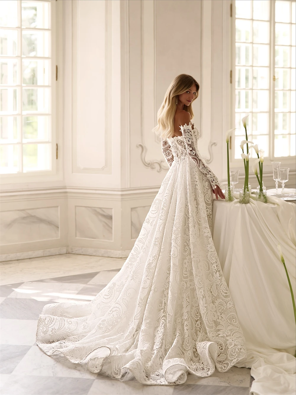 

Customized Boho White Lace Wedding Dress Formal Strapless Sleeveless Bridal Gowns Dreamy A-Line Court Train Vestido De Novia