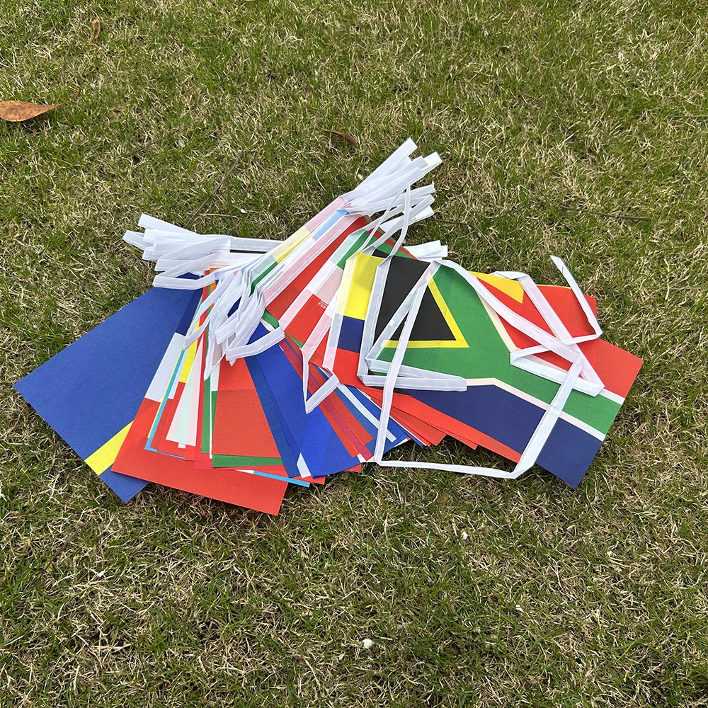 Banderas de la Copa Mundial de Fútbol 2026, 14x21cm, 42 Piezas, Banderas Pequeñas de Países del Mundo para Decoración de Bares