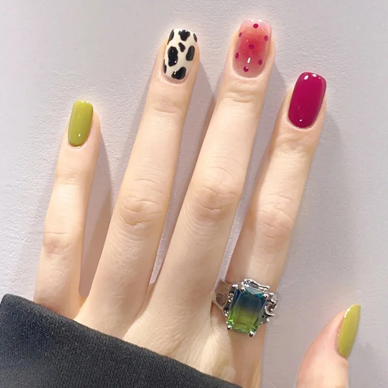 

24Pcs Pastoral Cow Print Press-On Nails – Medium Length With Red Polka Dots & Mint Green/Magenta Accents Cottagecore Style