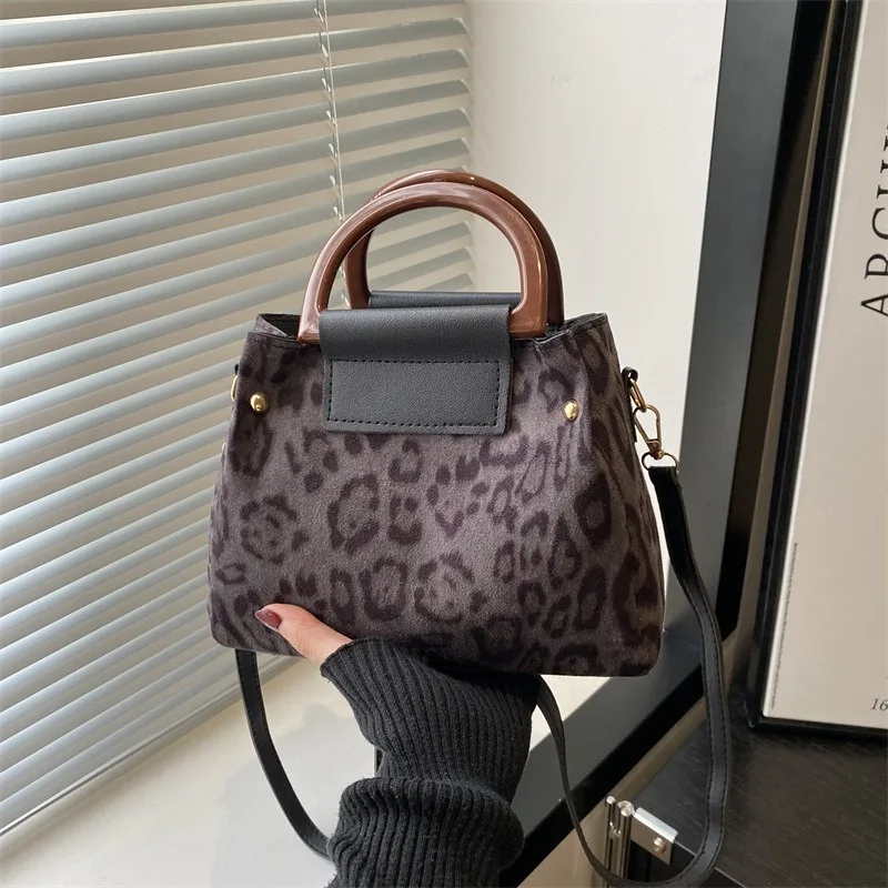 

Fashion handbag bag women's new autumn and winter popular commuter bag everything diagonal cross bag Tote single