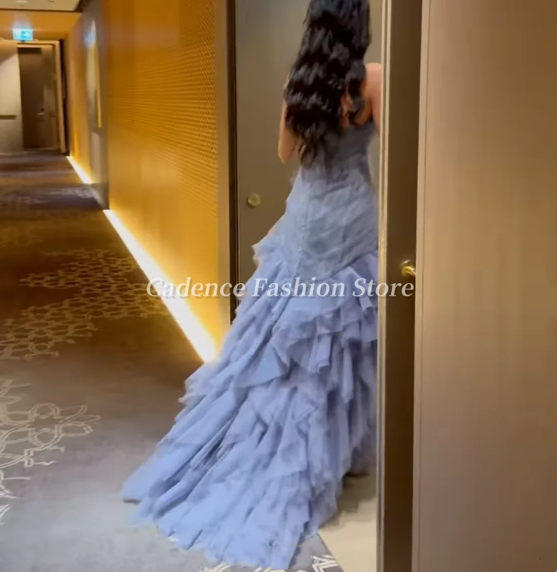 فساتين لحضور الحفلات الموسيقية الرائعة بدون حمالات باللون الأزرق في دبي فساتين سهرة عربية طويلة من الدانتيل فساتين مأدبة رسمية 2025