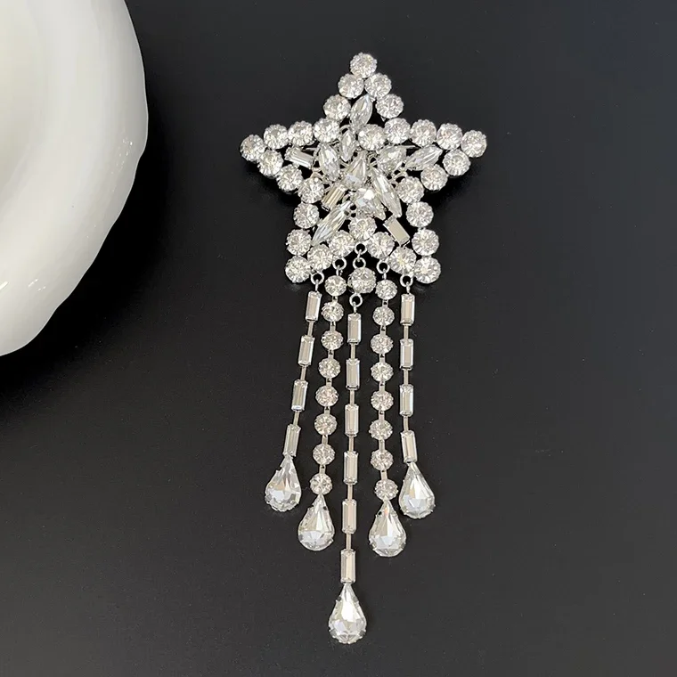 

New Fashion Europe America Designer Crystal Star Tassel Silver Brooch Women Luxury Jewelry Trend