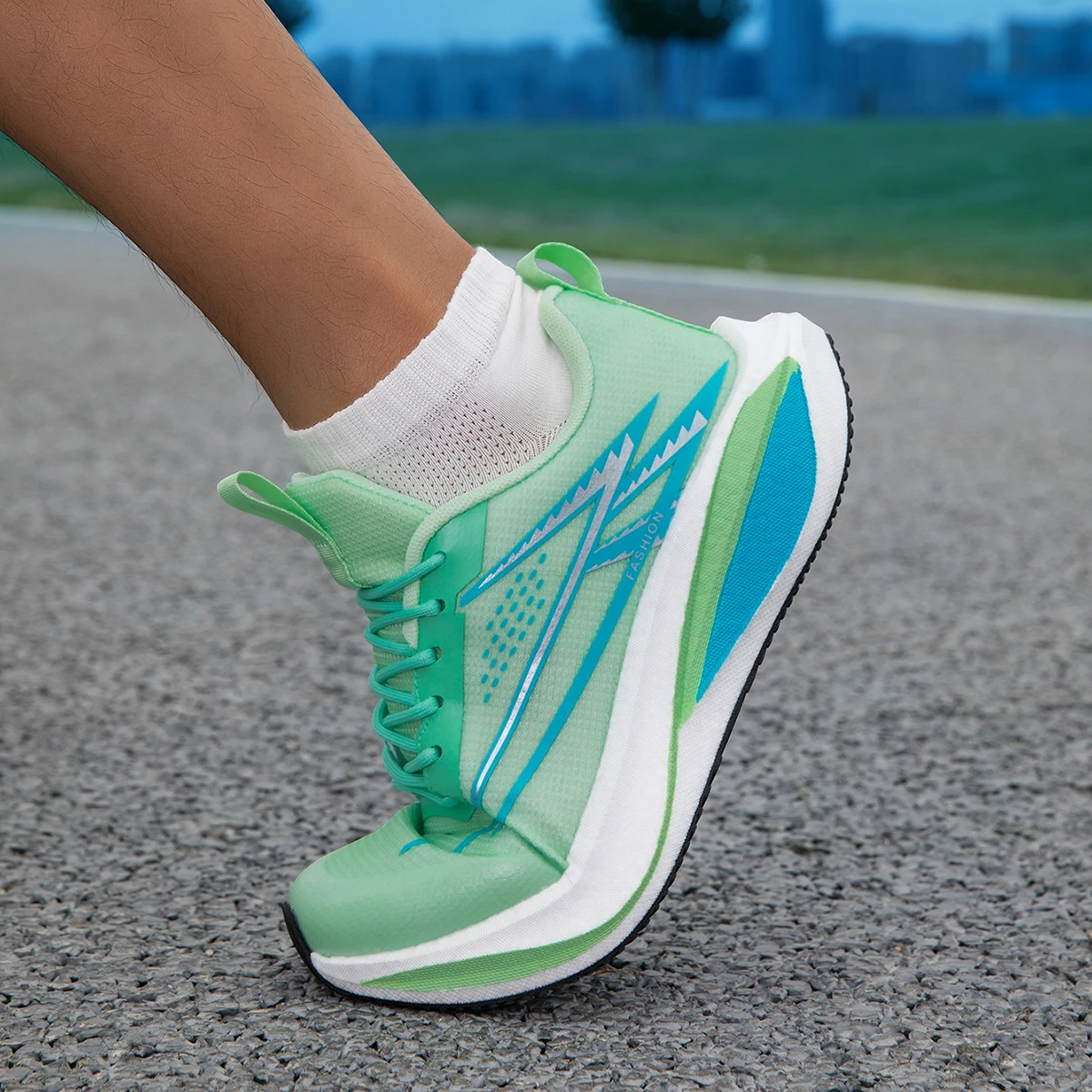 Klassische schwarze Herren-Laufschuhe, Schnür-Sportschuhe, lässige Sneaker, atmungsaktive, bequeme Sportschuhe für Damen, Outdoor-Wanderschuhe – Detail 14