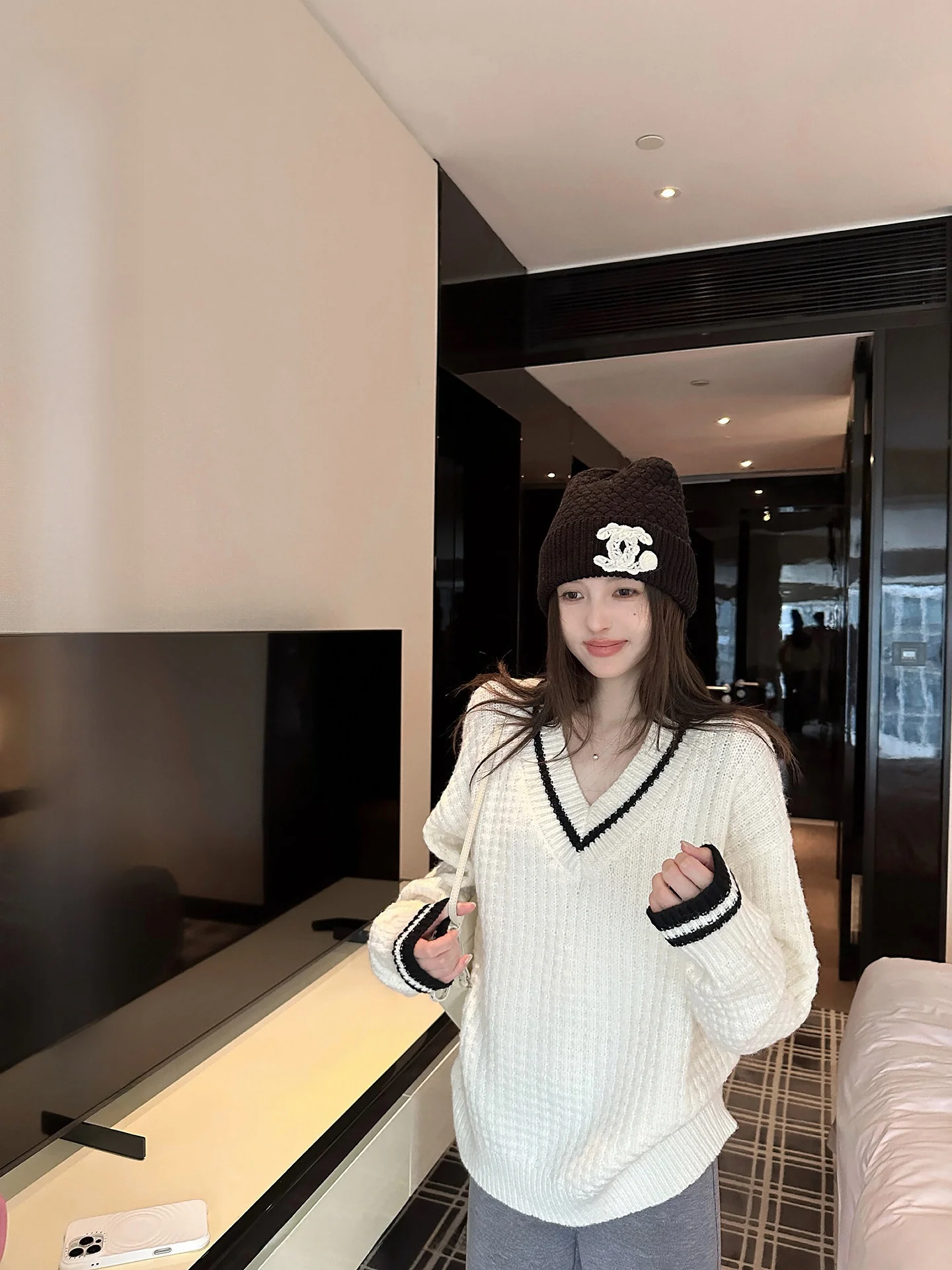 

Свободный вязаный свитер с V-образным вырезом для женщин, повседневный стиль, длинный рукав, осень-зима, новая модная корейская модель, свободный крой, топ с круглым вырезом