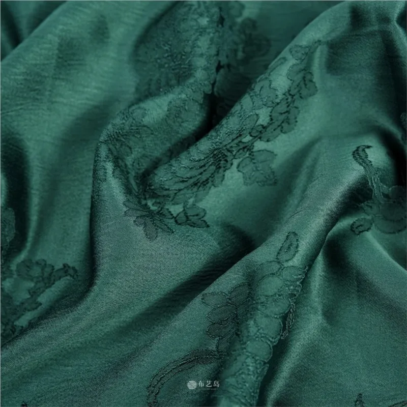 Dark green dark-patterned floral relief jacquard micro-pleated fabric coat dress